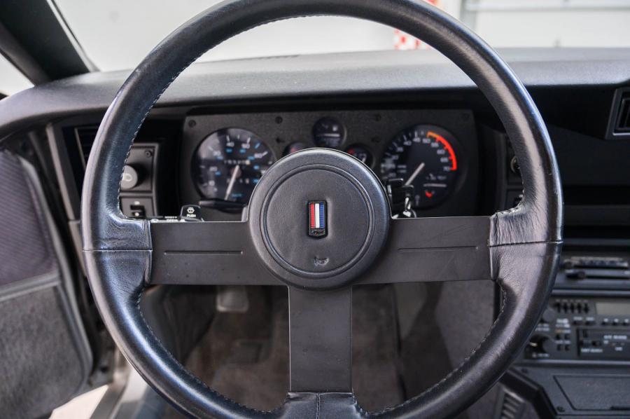 Панель приборов Chevrolet Camaro Z28 IROC-Z (1FP87) 1985 года  (фото 69 из 124)